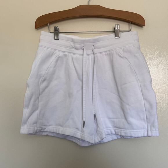 Lululemon Scuba High-Rise Short 5" in White Size 8 - Picture 4 of 7